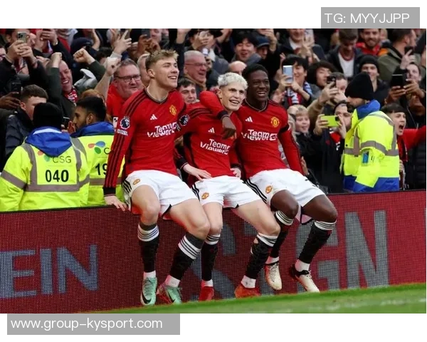 早报聚焦:世界杯抽签即将揭晓曼联平西汉姆米兰意杯遭遇淘汰 早报聚焦:世界杯抽签即将揭晓曼联平西汉姆米兰意杯遭遇淘汰