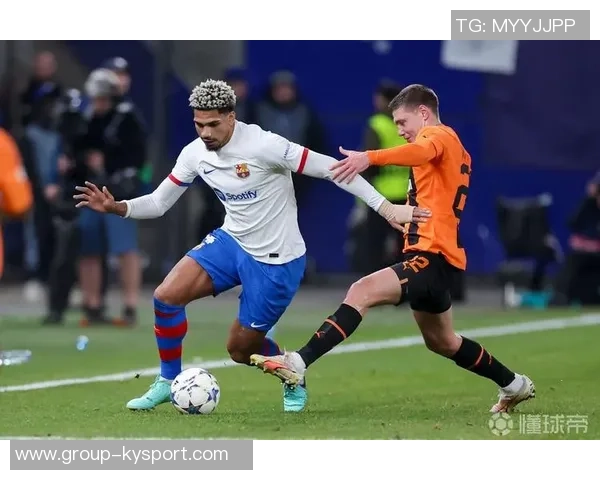 弗里克谈阿劳霍因病缺席阿拉维斯比赛强调全队需积极逼抢提升表现